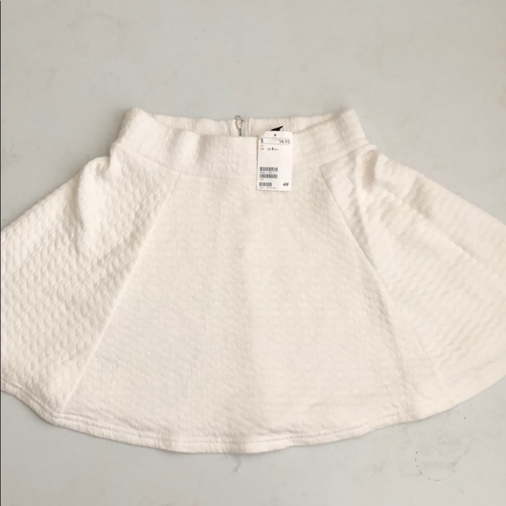 White skater skirt with zipper
